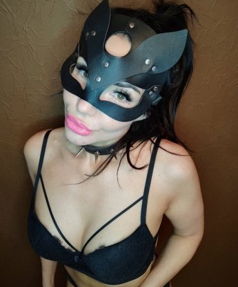 Со мной ты откроешь новые грани удовольствия. Я готова подарить тебе незабываемый опыт и уютные моменты. Мои услуги включают интимные встречи, массаж, ролевые игры и многое другое. Мои клиенты говорят, что встреча со мной была самым лучшим решением в их жизни. Лови момент и обратись ко мне! ✨💋 7523, 31 год